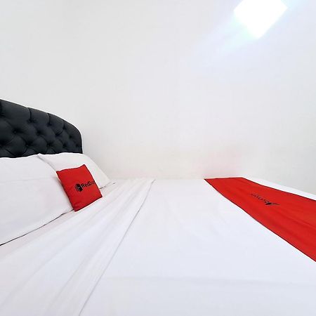 Reddoorz Near Stasiun Kediri Hotell Kediri  Exteriör bild